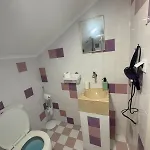 70's Hostel